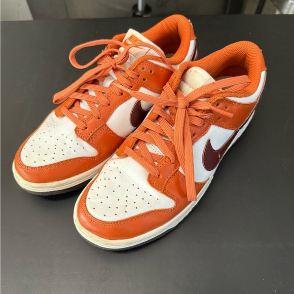 Women’s Nike Burnt Orange Dunks. Size 9. - Picture 4 of 4